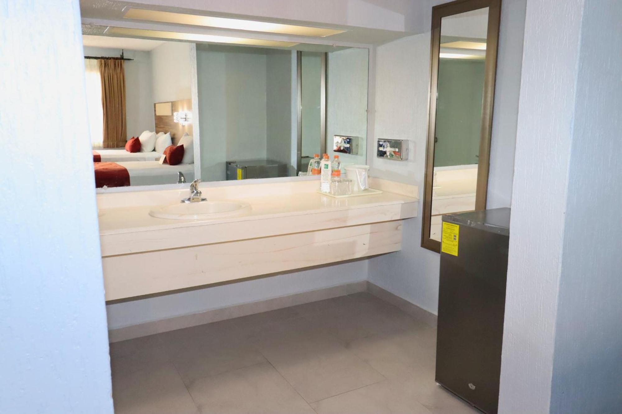 Quality Inn Piedras Negras Esterno foto