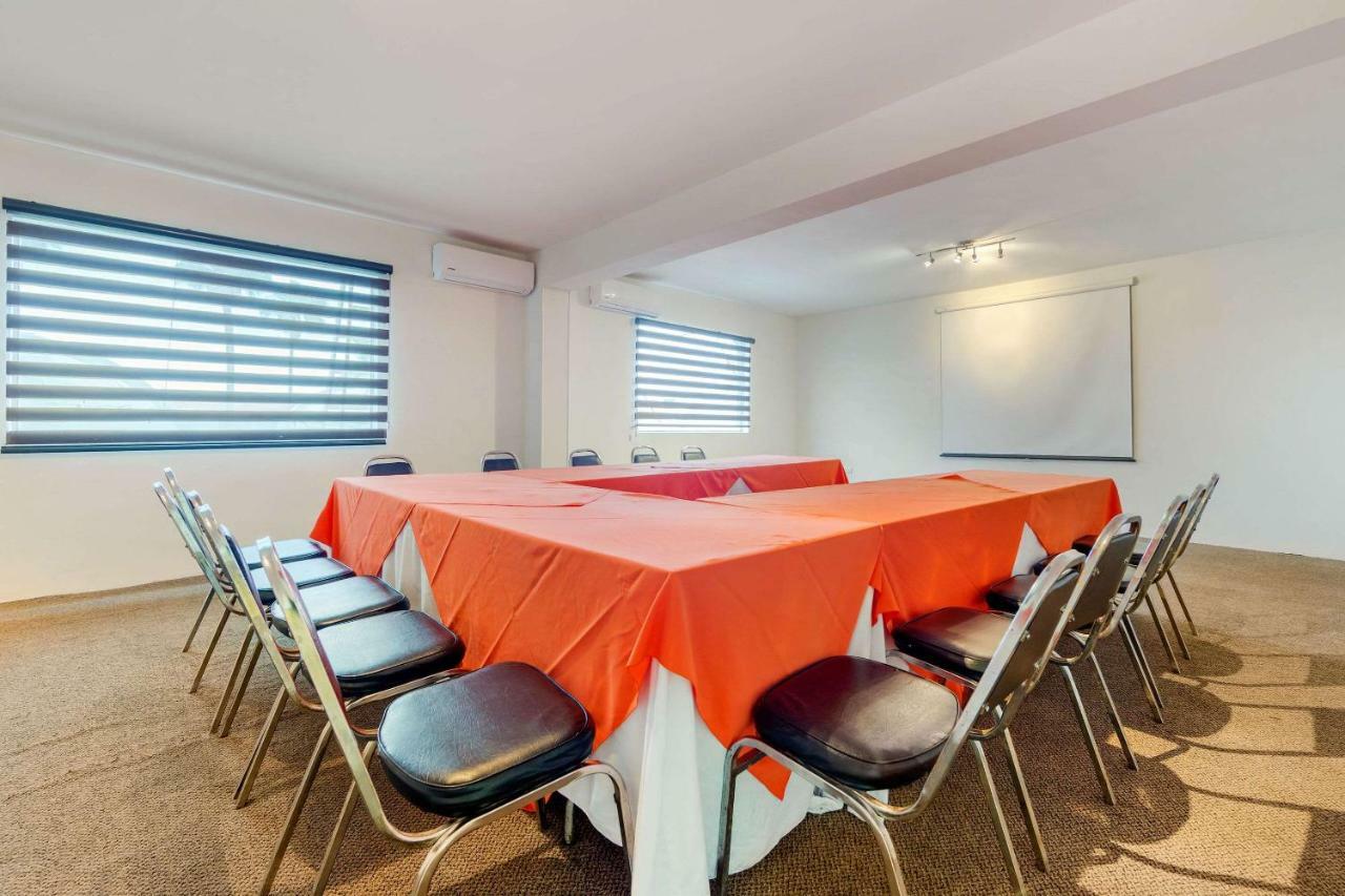 Quality Inn Piedras Negras Esterno foto