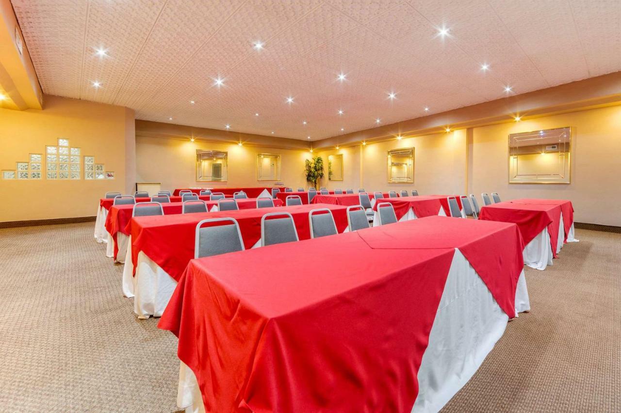 Quality Inn Piedras Negras Esterno foto