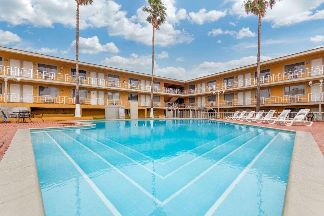 Quality Inn Piedras Negras Esterno foto